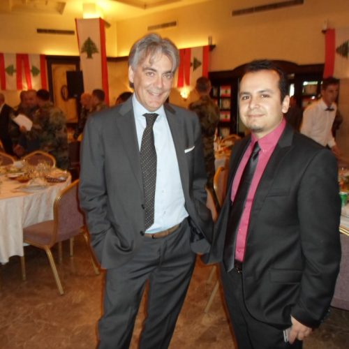 الدكتور حسن تاج الدين ملبياً دعوة الجيش اللبناني لمأدبة غداء في ذكرى الإستقلال