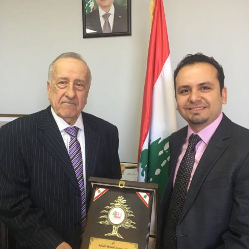 الدكتور حسن تاج الدين مكرماً نقيب محرري الصحافة اللبنانية الاستاذ الياس عون