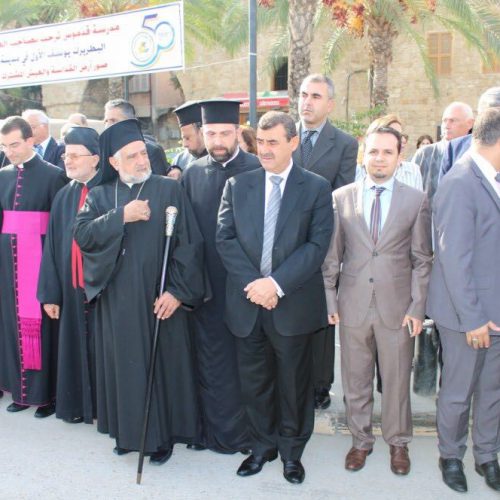 الدكتور حسن تاج الدين مستقبلاً بطريرك انطاكية وسائر المشرق للروم الملكيين الكاثوليك البطريرك يوسف الاول في مدينة صور