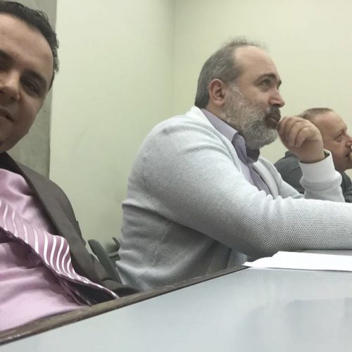 الدكتور حسن تاج الدين مشاركاً لجنة التحكيم لطلاب الماجستير في جامعة الحكمة