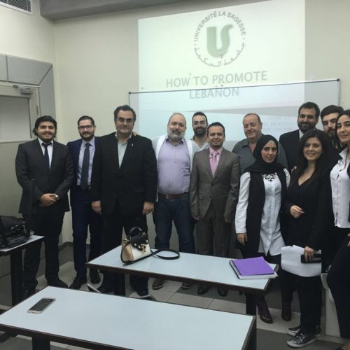 الدكتور حسن تاج الدين مشاركاً لجنة التحكيم لطلاب الماجستير في جامعة الحكمة