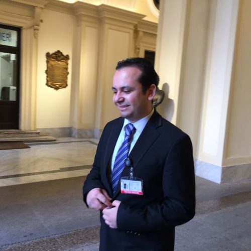 قائد الجيش الإيطالي يكرم الدكتور حسن تاج الدين في روما