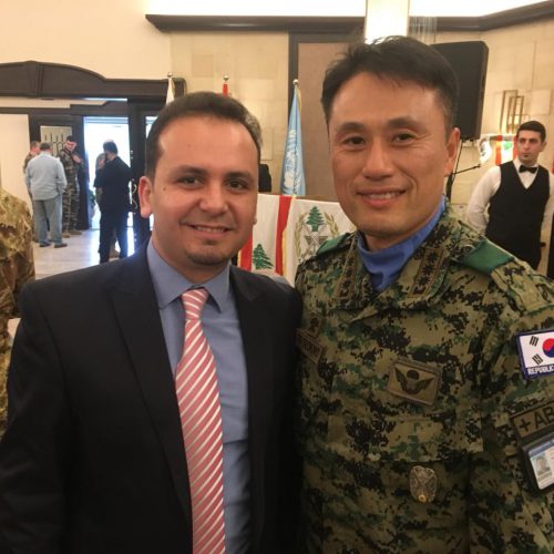 الدكتور حسن تاج الدين ملبيًا حفل غداء بمناسبة  عيد الاستقلال برعاية قائد الجيش