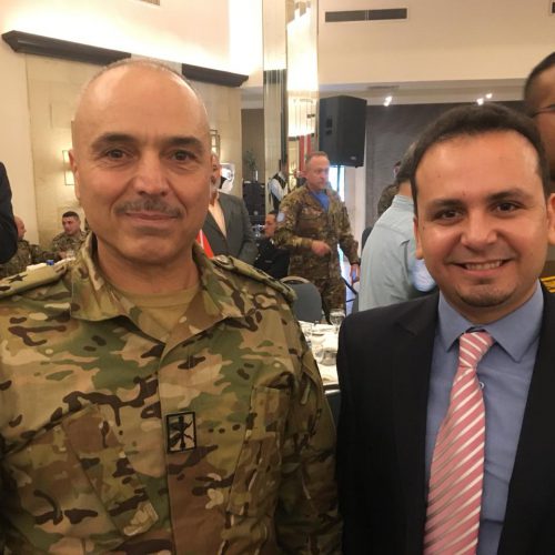 الدكتور حسن تاج الدين ملبيًا حفل غداء بمناسبة  عيد الاستقلال برعاية قائد الجيش