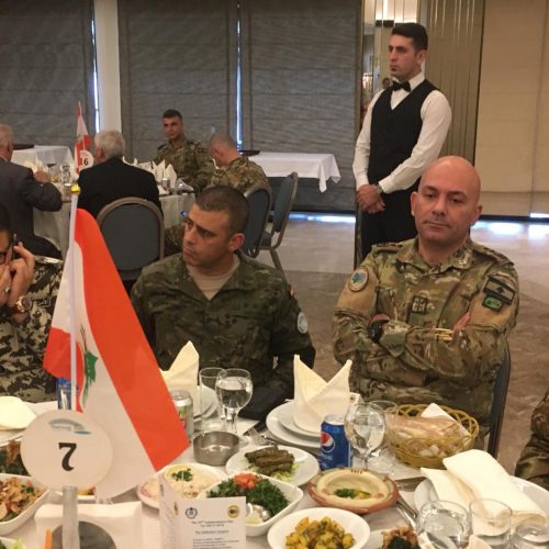 الدكتور حسن تاج الدين ملبيًا حفل غداء بمناسبة  عيد الاستقلال برعاية قائد الجيش