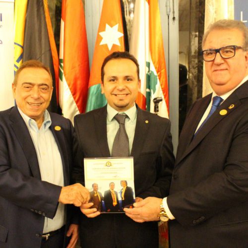 الدكتور حسن تاج الدين مكرماً من لجنة مؤتمرالبحرالمتوسط الليونزي