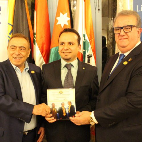 الدكتور حسن تاج الدين مكرماً من لجنة مؤتمرالبحرالمتوسط الليونزي