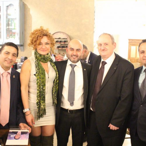 الدكتور حسن تاج الدين مكرماً من لجنة مؤتمرالبحرالمتوسط الليونزي