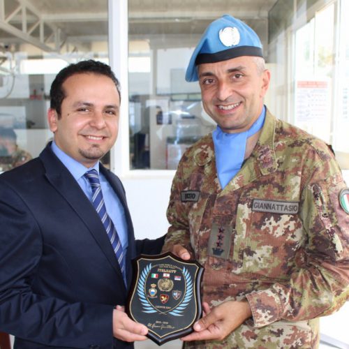 قائد الكتيبة الايطالية العاملة في قوات اليونيفيل، كرم الدكتور حسن تاج الدين