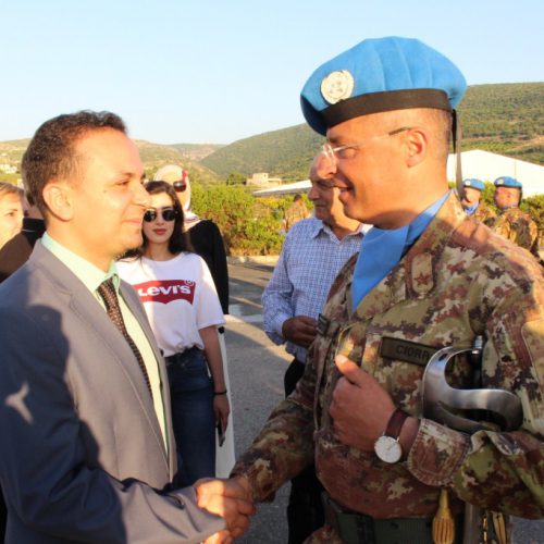 الدكتور حسن تاج الدين مشاركا بحفل التسليم والتسلم لقائد الكتيبه الايطاليه