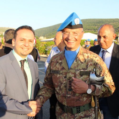 الدكتور حسن تاج الدين مشاركا بحفل التسليم والتسلم لقائد الكتيبه الايطاليه